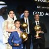 Cristiano Ronaldo récompensé lors de la 10e édition des Dubai Globe Soccer Awards le 3 janvier 2019. Avec son fils Cristiano Jr et sa fiancée Georgina Rodriguez.