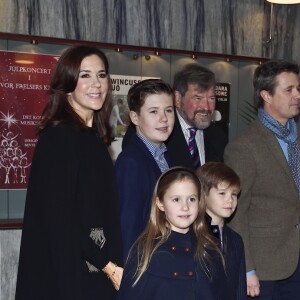 Le prince Frederik et la princesse Mary de Danemark avec leurs enfants, le prince Christian, le prince Vincent, la princesse Isabella, la princesse Josephine, lors du concert de Noël de l'Académie danoise de musique à Copenhague le 8 décembre 2018.