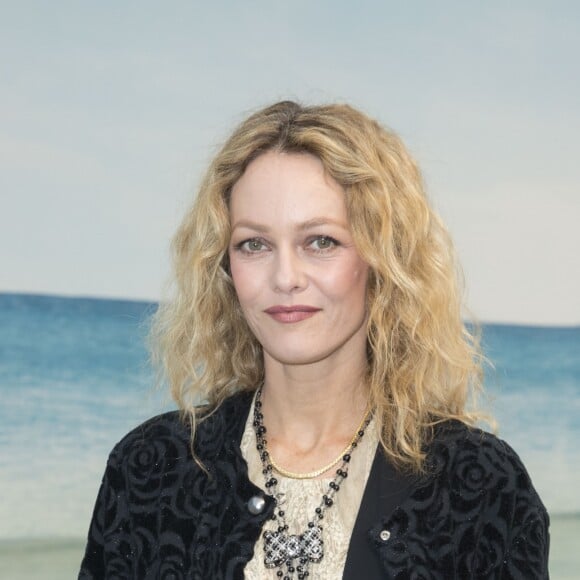 Vanessa Paradis - Photocall du défilé Chanel Collection Prêt-à-Porter Printemps/Eté 2019 lors de la Fashion Week au Grand Palais à Paris le 2 octobre 2018. © Olivier Borde/Bestimage