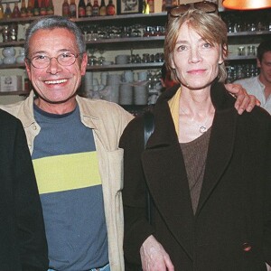 Jacques Dutronc, et Françoise Hardy au vernissage de l'exposition de Jean-Marie Périer le 27 novembre 1998.