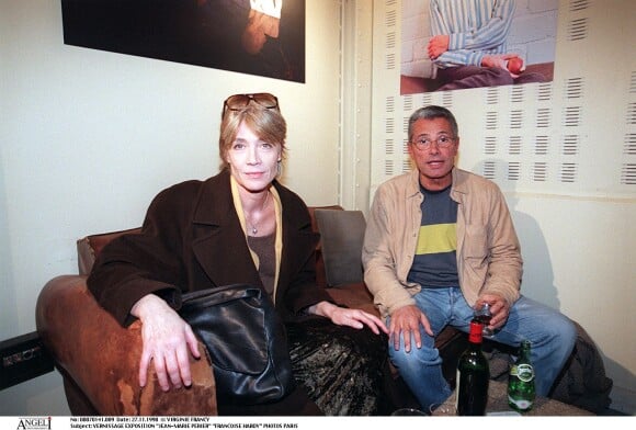 Françoise Hardy au vernissage de l'exposition de Jean-Marie Périer le 27 novembre 1998.