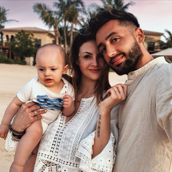 Julia Flabat avec son fils Edan et son chéri Eddy sur Instagram.