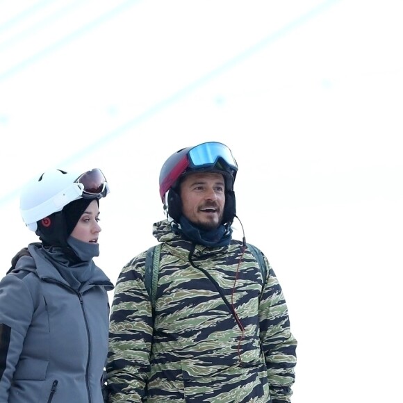 Exclusif - Katy Perry et son compagnon Orlando Bloom à la sortie du Cloud Nine Alpine Bistro à Aspen, Colorado, le 30 décembre 2018.