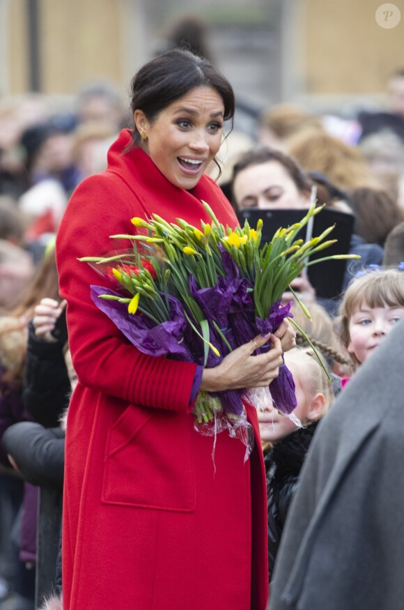 Le prince Harry, duc de Sussex, et Meghan Markle, duchesse de Sussex en visite dans la ville de Birkenhead, ici au square Hamilton, le 14 janvier 2019.