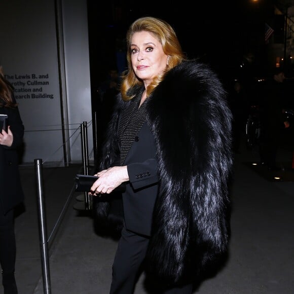 Exclusif - Catherine Deneuve et sa fille Chiara Mastroianni arrivent à la soirée "Belle de Jour" organisé par Saint Laurent au musée le MOMA à New York le 19 décembre 2018.