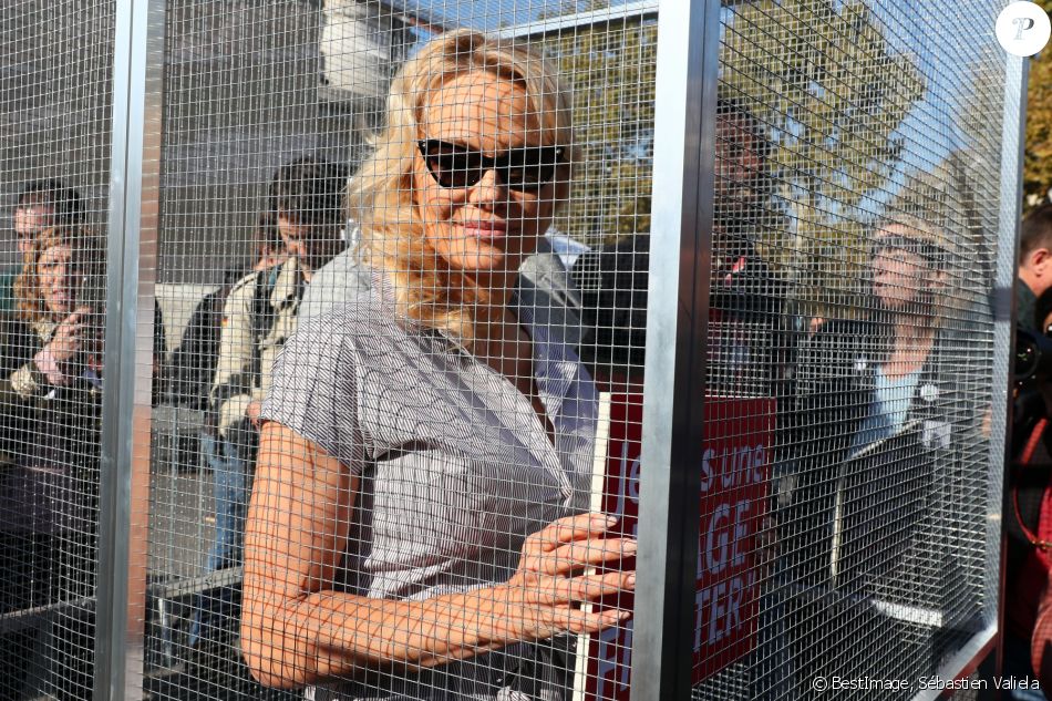 L'actrice Pamela Anderson (Danse avec les Stars 2018) se fait enfermer