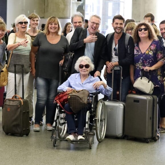 Exclusif - Michaël Gregorio, guest, Annie Lemoine, Michèle Bernier, Raphaël Mezrahi, Laurent Ruquier, Claude Sarraute, Christophe Beaugrand, Valérie Mairesse et Titoff - La bande à Ruquier arrive à la gare de St-Pancras à Londres pour fêter les 90 ans de C. Sarraute - Londres le 23 juin 2017