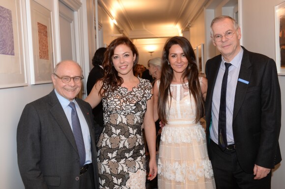 Exclusif - Alain Pompidou, Dounia Coesens, Emmanuelle Boidron et Richard Hutin (directeur général de la fondation) - Célébration de la galette des rois dans les locaux de la Fondation Claude-Pompidou à Paris, le 28 janvier 2019. © Rachid Bellak/LMS/Bestimage