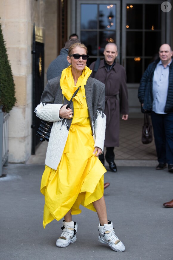Céline Dion quitte l'hôtel de Crillon à Paris le 29 janvier 2019.