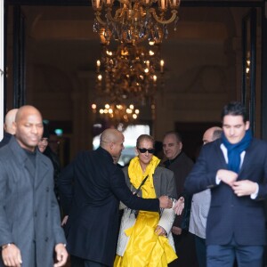 Céline Dion quitte l'hôtel de Crillon à Paris le 29 janvier 2019.