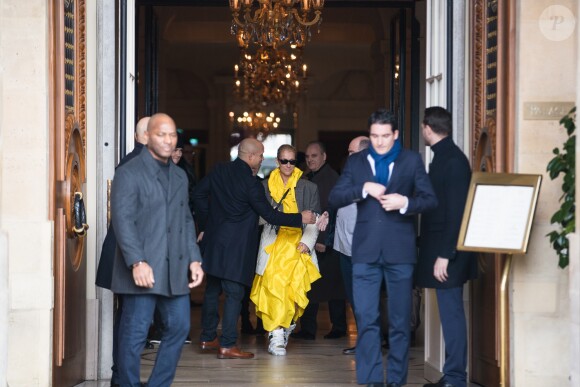 Céline Dion quitte l'hôtel de Crillon à Paris le 29 janvier 2019.