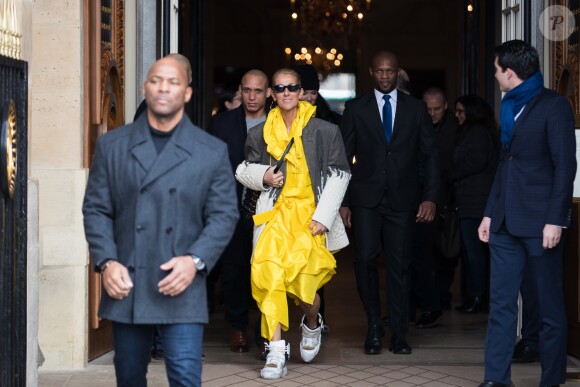 Céline Dion quitte l'hôtel de Crillon à Paris le 29 janvier 2019.