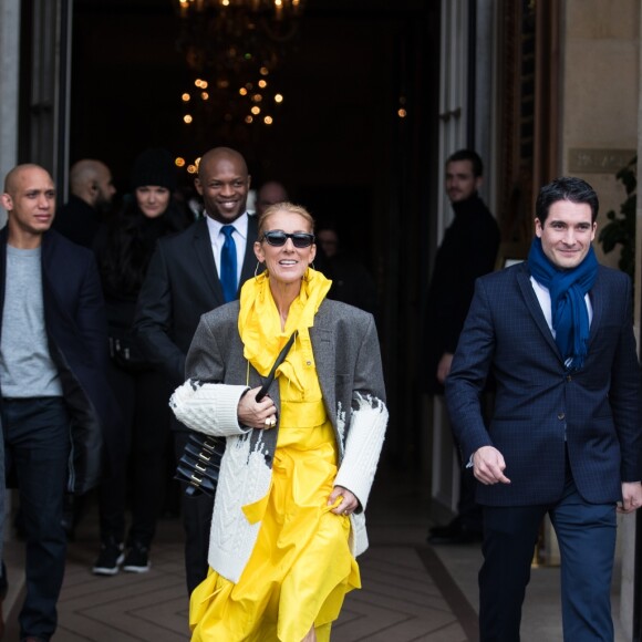Céline Dion quitte l'hôtel de Crillon à Paris le 29 janvier 2019.