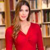 Exclusif - Iris Mittenaere (Miss France 2016 et Miss Univers 2016) dédicace son livre "Toujours y croire" à la librairie Filigranes à Bruxelles en Belgique le 12 décembre 2018.  Exclusive - For Germany call for price - Iris Mittenaere, French model, television presenter, and beauty pageant titleholder who was crowned Miss Universe 2016, during a booksigning of ' Toujours y croire ', at Filigranes in Brussels, 12 December 2018.12/12/2018 - Bruxelles