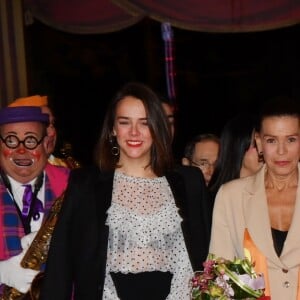 La princesse Stéphanie de Monaco, entourée de ses filles Pauline Ducruet et Camille Gottlieb durant la 3ème soirée du 43ème Festival International du Cirque de Monte Carlo sous le chapiteau de Fontvieille à Monaco le 19 janvier 2019. Le Festival se déroule jusqu'au 27 janvier. © Bruno Bebert / pool / Bestimage