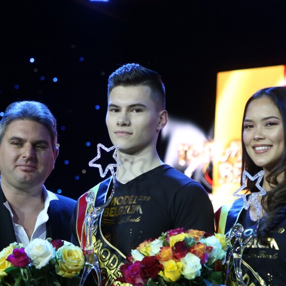 Jeremy Urbain, Sasha Hody (Top Model Belgium 2019) et Megkhala van der Valk (Top Model Belgium 2019) - Le final - Les lauréats sur scène lors de la 15ème édition de "Top Model Belgium" au Lido à Paris, le 3 février 2019. © Philippe Doignon / Denis Guignebourg / Bestimage