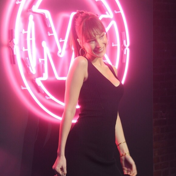 Bella Hadid et Michael Kors lors de la soirée "Michael Kors x Bella Hadid Immersive Experience" dans le quartier de SoHo à New York, le 5 février 2019.