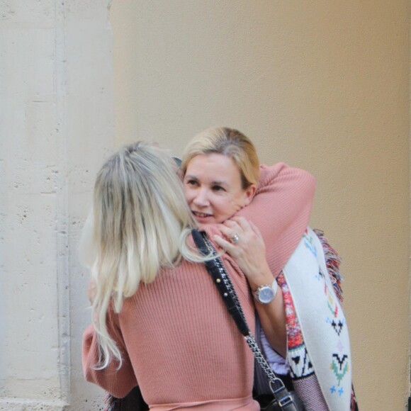 Laeticia Hallyday, Sébastien Farran, Isabelle Camus ont déjeuné ensemble au restaurant Joia de Hélène Darroze à Paris. Le 8 octobre 2018.