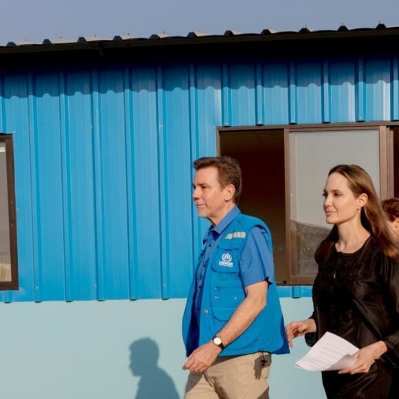 Angelina Jolie parle lors d'une conférence de presse de l'UNHCR au Bangladesh le 5 février 2019