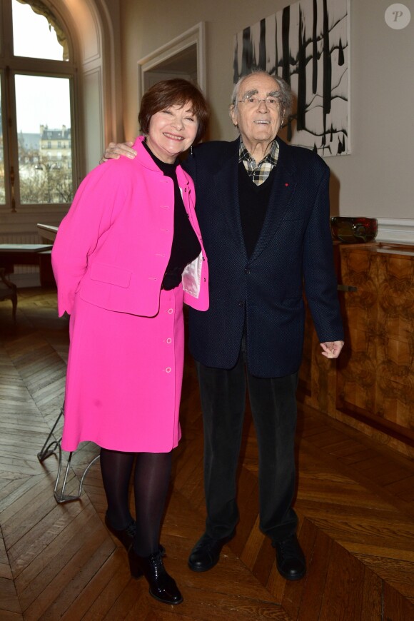 Michel Legrand et sa femme Macha Méril - Remise de la médaille Grand Vermeil de la Ville de Paris dans les salons de la Mairie à Michel Legrand à Paris. Le 22 janvier 2015