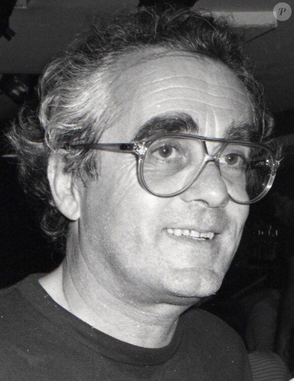 Michel Legrand arrive au théâtre Marquee pour sa comédie musicale "Amour" à New York, en 1970.