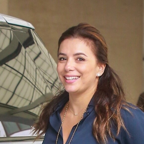 Eva Longoria et son mari Jose Baston sortent pour le déjeuner et faire du shopping avec leur fils Santiago à Beverly Hills, Los Angeles, le 1er février 2019.