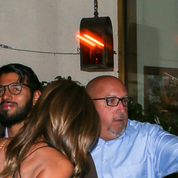 Exclusif - Jennifer Aniston qui fête ses 50 ans arrive à sa soirée d'anniversaire au Sunset Tower à Los Angeles le 9 février, 2019  Exclusive - Germany call for price - Jennifer Aniston looks stunning as she steps out for dinner with friends on the weekend of her 50th birthday. The Hollywood golden girl Ð who will celebrate the milestone on Monday February 11 Ð rocked up to her favorite West Hollywood bistro, Sunset Tower on February 9, 2019.09/02/2019 - Los Angeles