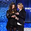 Toni Cornell et Christopher Nicholas Cornell acceptent le Grammy Award de la Meilleure performance de rock au nom de leur père, le défunt Chris Cornell, aux 61e Grammy Awards. Los Angeles, le 10 février 2018.