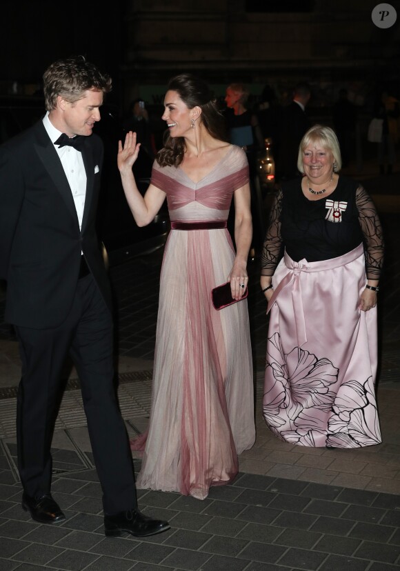 Catherine (Kate) Middleton, duchesse de Cambridge, Tristram Hunt et Jane Davis assistent au dîner de gala "100 Women in Finance" au profit des écoles pour la santé mentale au Victoria and Albert Museum de Londres, Royaume Uni, le 13 février 2019.