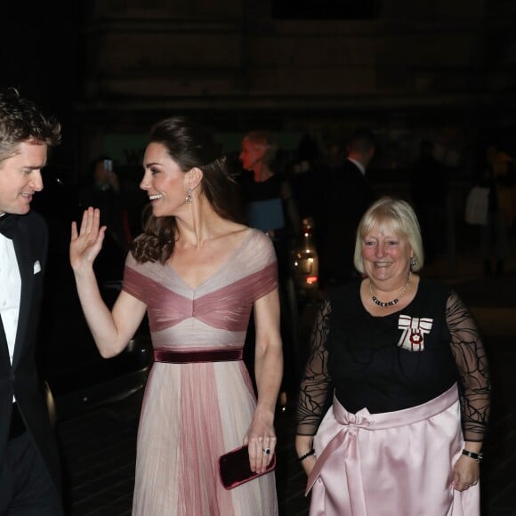 Catherine (Kate) Middleton, duchesse de Cambridge, Tristram Hunt et Jane Davis assistent au dîner de gala "100 Women in Finance" au profit des écoles pour la santé mentale au Victoria and Albert Museum de Londres, Royaume Uni, le 13 février 2019.