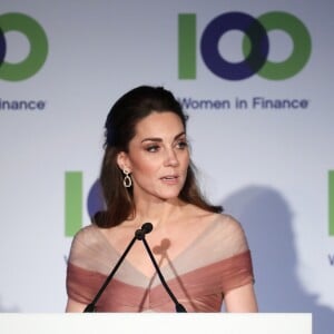 Catherine (Kate) Middleton, duchesse de Cambridge assiste au dîner de gala "100 Women in Finance" au profit des écoles pour la santé mentale au Victoria and Albert Museum de Londres, Royaume Uni, le 13 février 2019.