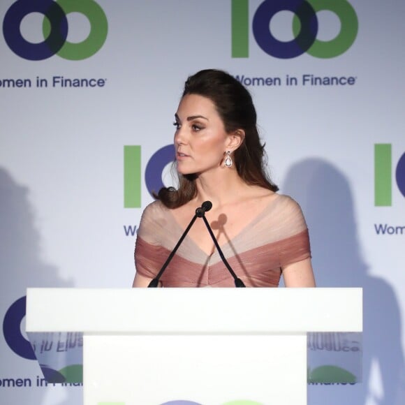 Catherine (Kate) Middleton, duchesse de Cambridge assiste au dîner de gala "100 Women in Finance" au profit des écoles pour la santé mentale au Victoria and Albert Museum de Londres, Royaume Uni, le 13 février 2019.