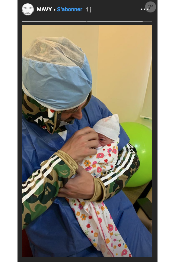 André-Pierre Gignac a présenté sur Instagram sa petite Mavy tout juste née, le 14 février 2019, au Mexique. Son cinquième enfant, son troisième avec Deborah.