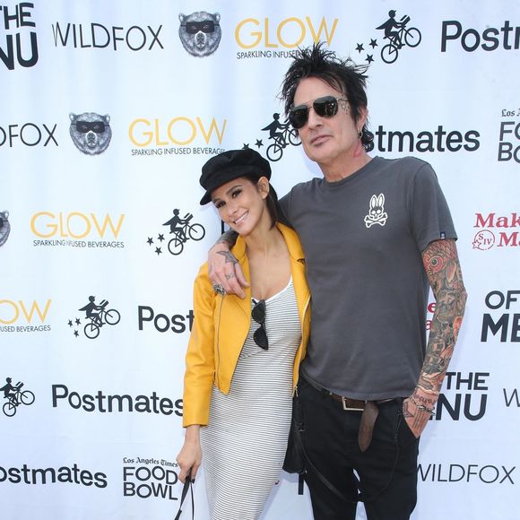 Brittany Furlan et son fiancé Tommy Lee à la journée Off The Menu x Postmates: Secret Burger Showdown au Wallis Annenberg Center à Beverly Hills, le 26 mai 2018.