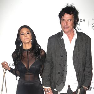Tommy Lee et sa compagne Brittany Furlan - Les célébrités posent lors du photocall de la première du film "The american meme" à l'occasion du festival du film de Tribeca le 27 avril 2018.