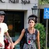 Exclusif - Tommy Lee et sa compagne Brittany Furlan quittent un salon de beauté à Calabasas le 25 septembre 2017. © CPA/Bestimage