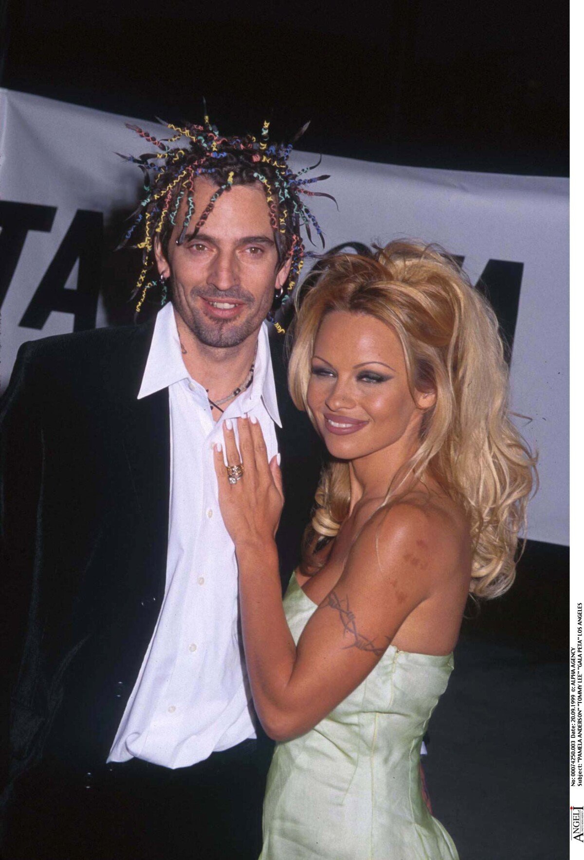 Photo : Pamela Anderson et Tommy Lee au Gala de la PETA, à Los Angeles le  20 septembre 1999. - Purepeople