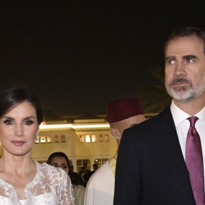 La reine Letizia et le roi Felipe VI d'Espagne étaient les invités d'honneur du roi Mohammed VI du Maroc et de sa famille le 13 février 2019 au palais royal à Rabat pour un dîner de gala dans le cadre de leur visite officielle de deux jours.