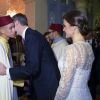 La reine Letizia et le roi Felipe VI d'Espagne, ici salués par le prince héritier Moulay El Hassan du Maroc, étaient les invités d'honneur du roi Mohammed VI du Maroc et de sa famille le 13 février 2019 au palais royal à Rabat pour un dîner de gala dans le cadre de leur visite officielle de deux jours.
