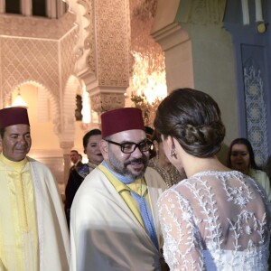 La reine Letizia et le roi Felipe VI d'Espagne étaient les invités d'honneur du roi Mohammed VI du Maroc et de sa famille le 13 février 2019 au palais royal à Rabat pour un dîner de gala dans le cadre de leur visite officielle de deux jours.