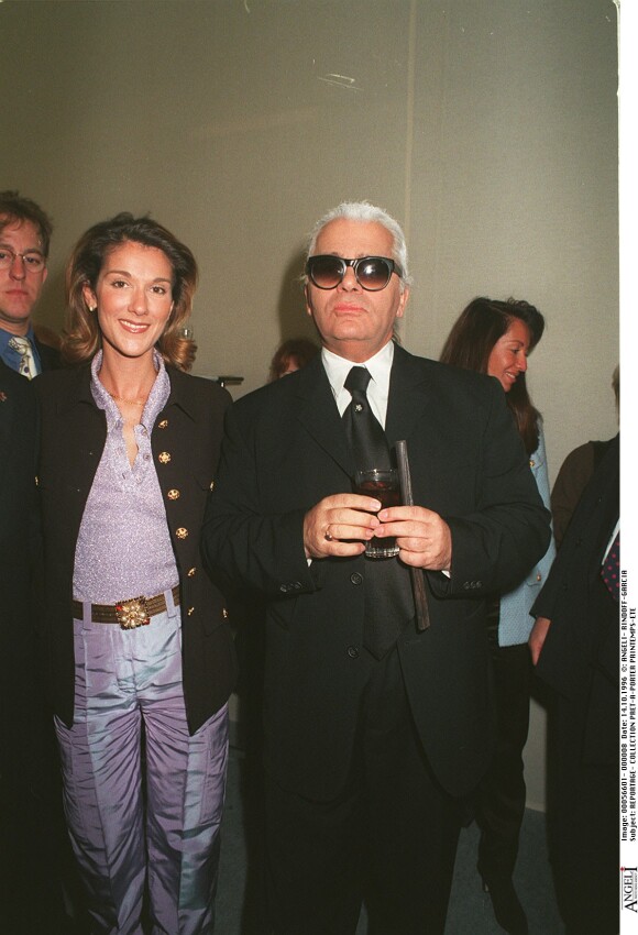 Céline Dion et Karl Lagerfeld, au défilé Chanel, prêt-à-porter printemps-été, en 1996 