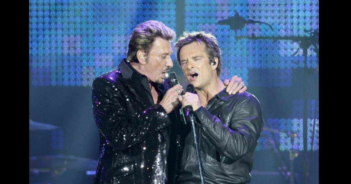 Johnny Hallyday En Duo Avec Son Fils David Hallyday Sur Sang Pour Sang Stade De France 2009 Purepeople