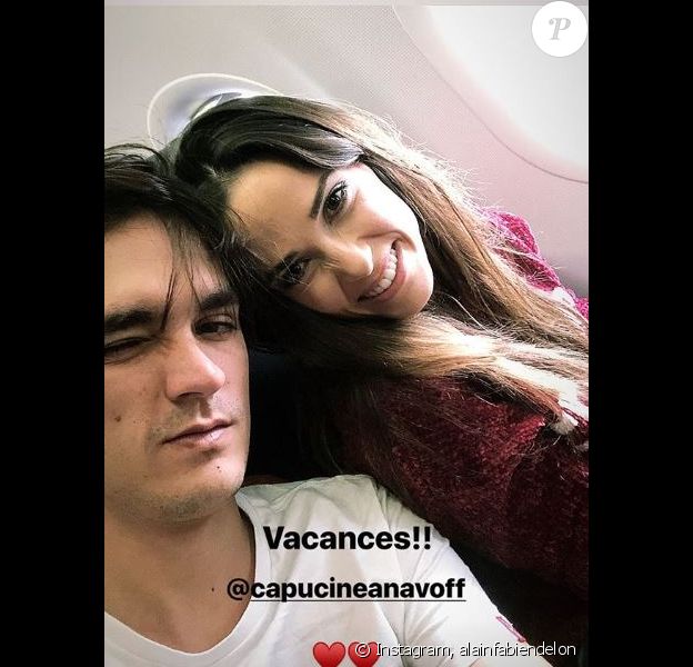 Alain-Fabien Delon et Capucine Anav dans l'avion direction Marrakech. Instagram, février 2019.