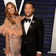 Chrissy Teigen et son mari John Legend à la soirée Vanity Fair Oscar Party à Los Angeles, le 24 février 2019