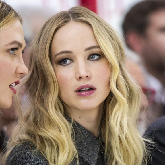 Karlie Kloss, Jennifer Lawrence et Pietro Beccari (PDG de Christian Dior Couture) au défilé de mode prêt-à-porter automne-hiver 2019/2020 "Christian Dior" au Musée Rodin à Paris le 26 février 2019. © Olivier Borde / Bestimage