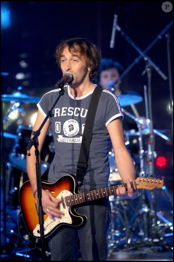 Yann Tiersen lors du Téléthon sur France 2 en 2006.