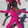 Carla-Bruni Sarkozy filme sa fille Giulia en train de prendre un cours de ski lors de vacances en Italie. Instagram, le 27 février 2019.