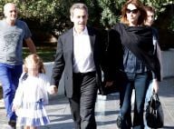 Carla Bruni-Sarkozy en vacances, fière de sa petite Giulia à l'aise sur les skis