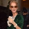 Celine Dion sort de l'hôtel de Crillon pour se rendre à un rendez-vous dans Paris le 25 janvier 2019.