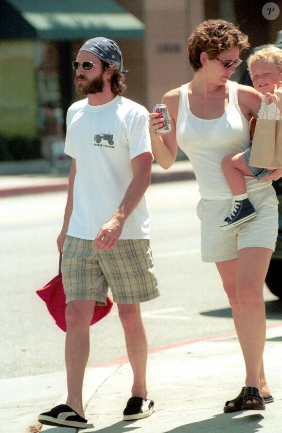 Luke Perry, Minnie Sharp et leurs fils Jack à Los Angeles le 6 août 2000.